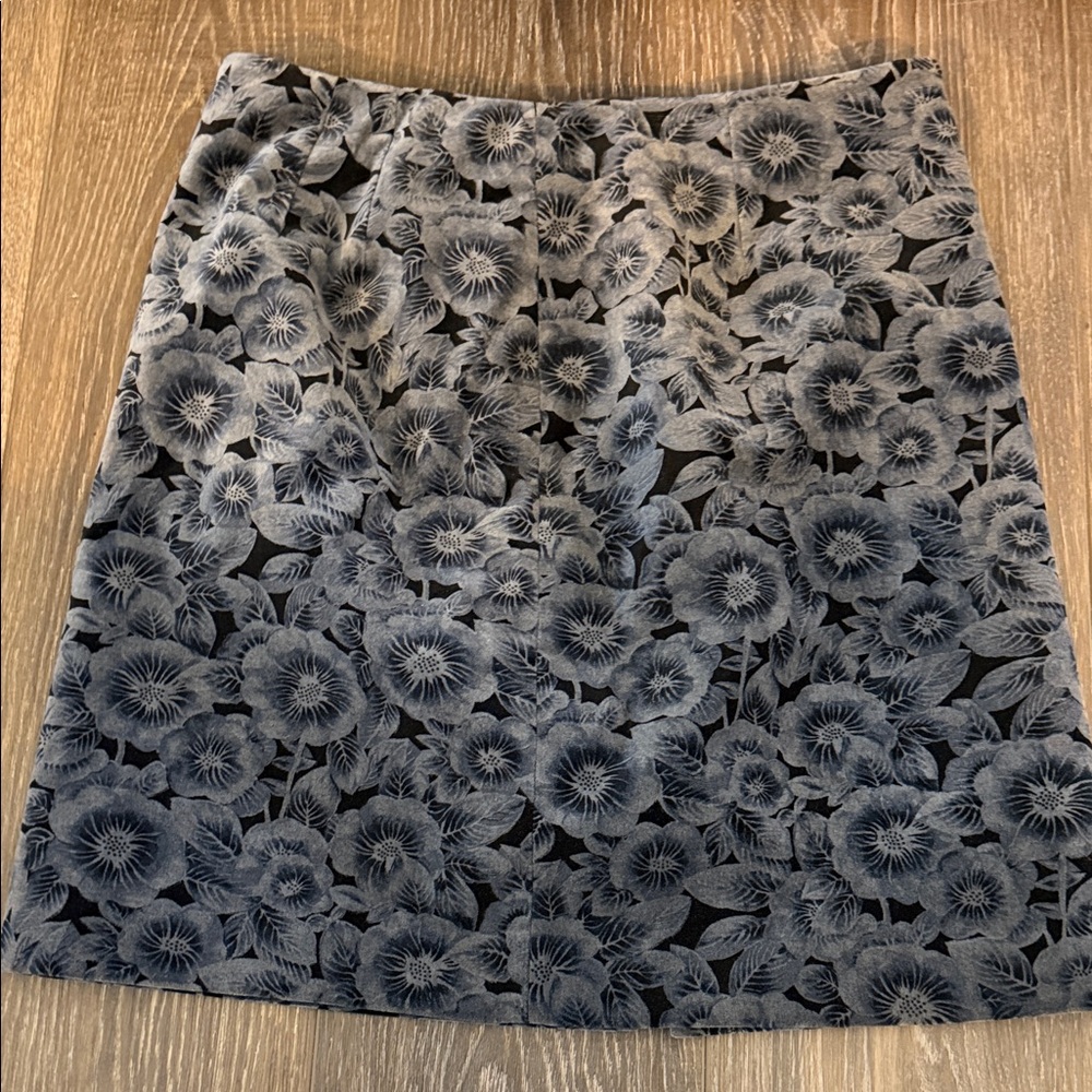 Ann Taylor Floral Black and Gray Women's Skirt
